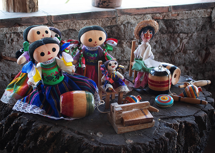Casa Rural MexicanaUn museo dedicado a la cultura rural mexicana, lleno de objetos tradicionales que nos dicen mucho de nuestra forma de ser y habitar en el mundo. Un viaje a través del tiempo en el que te sentirás como en una verdadera casa de campo mexicana.