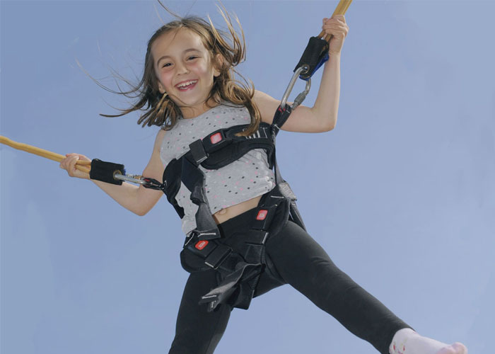 Brinca BungeeIdeal para los peques con exceso de energía. Salta con todas tus fuerzas y rebota como pelota.